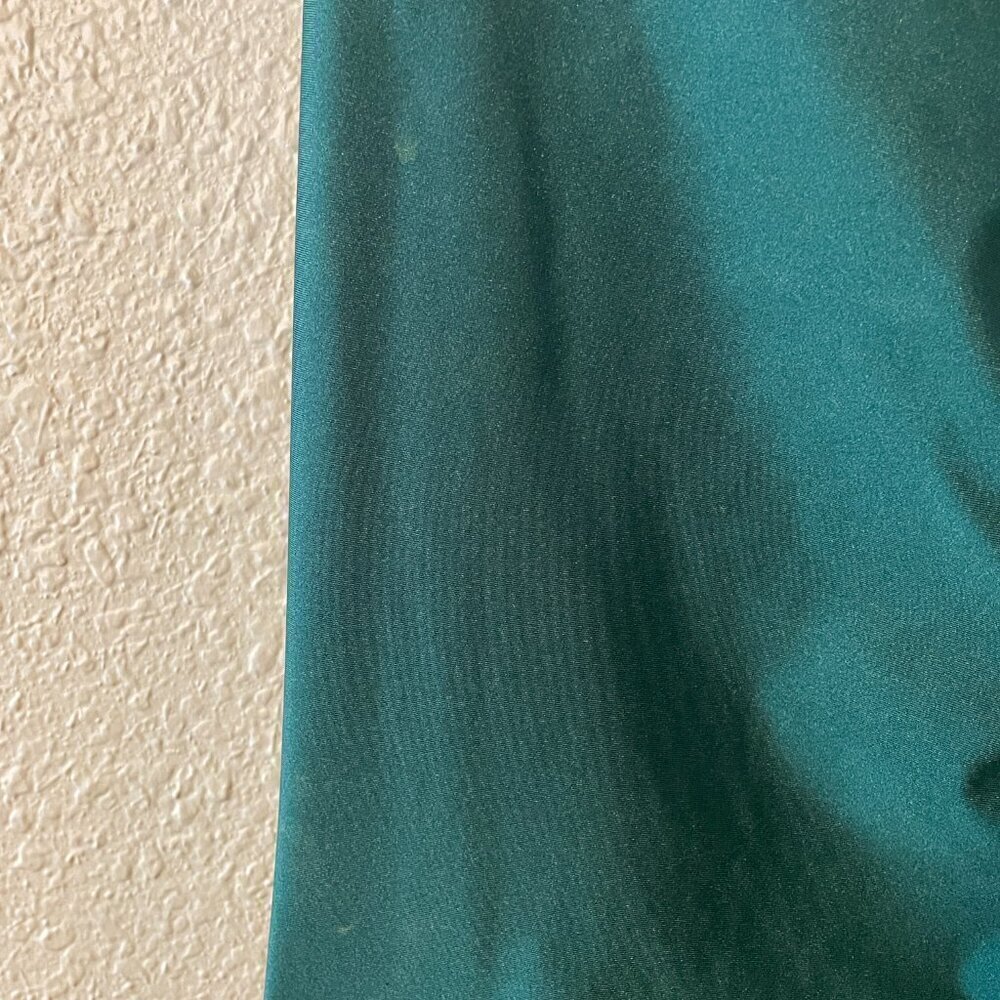 La Femme 29848 Faux Wrap Strappy Criss Cross Open Back Gown in Emerald Sz. 0 - Picture 7 of 12